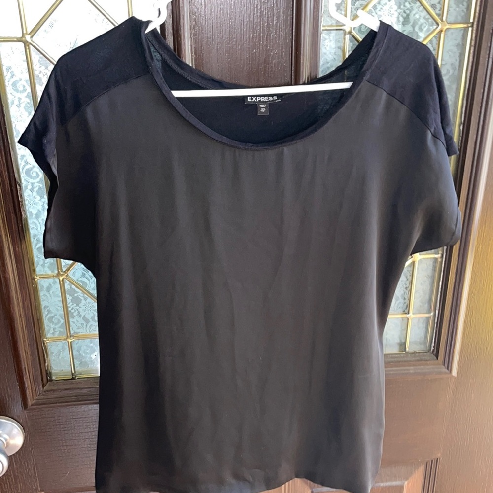 Women’s casual flowy top
